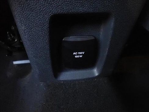 Used 2020 Ford EcoSport SE w/ SE Convenience Package image 10