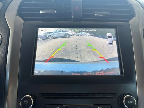 Used 2017 Ford Fusion SE w/ Fusion SE Technology Package FWD image 32