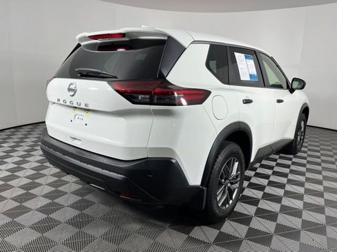 Used 2021 Nissan Rogue S FWD image 13