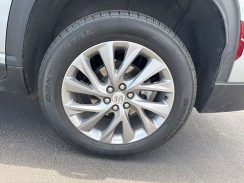 Used 2025 Buick Enclave Preferred FWD image 25