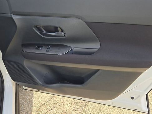 Used 2025 Nissan Kicks S image 5