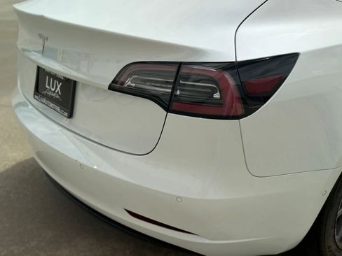 Used 2020 Tesla Model 3 Standard Range image 8