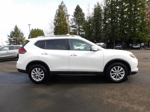 Used 2018 Nissan Rogue SV image 23