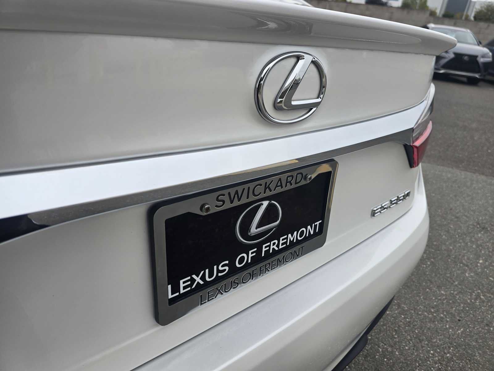 Used 2017 Lexus ES 350 w/ Accessory Package FWD image 13