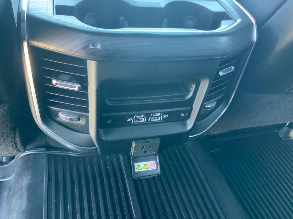 Used 2024 RAM 3500 Laramie w/ Sport Appearance Package AWD/4WD image 21