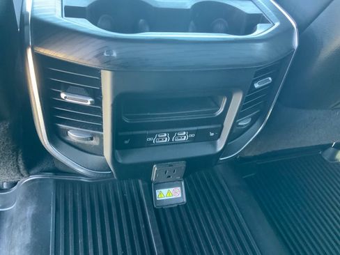 Used 2024 RAM 3500 Laramie w/ Sport Appearance Package AWD/4WD image 21