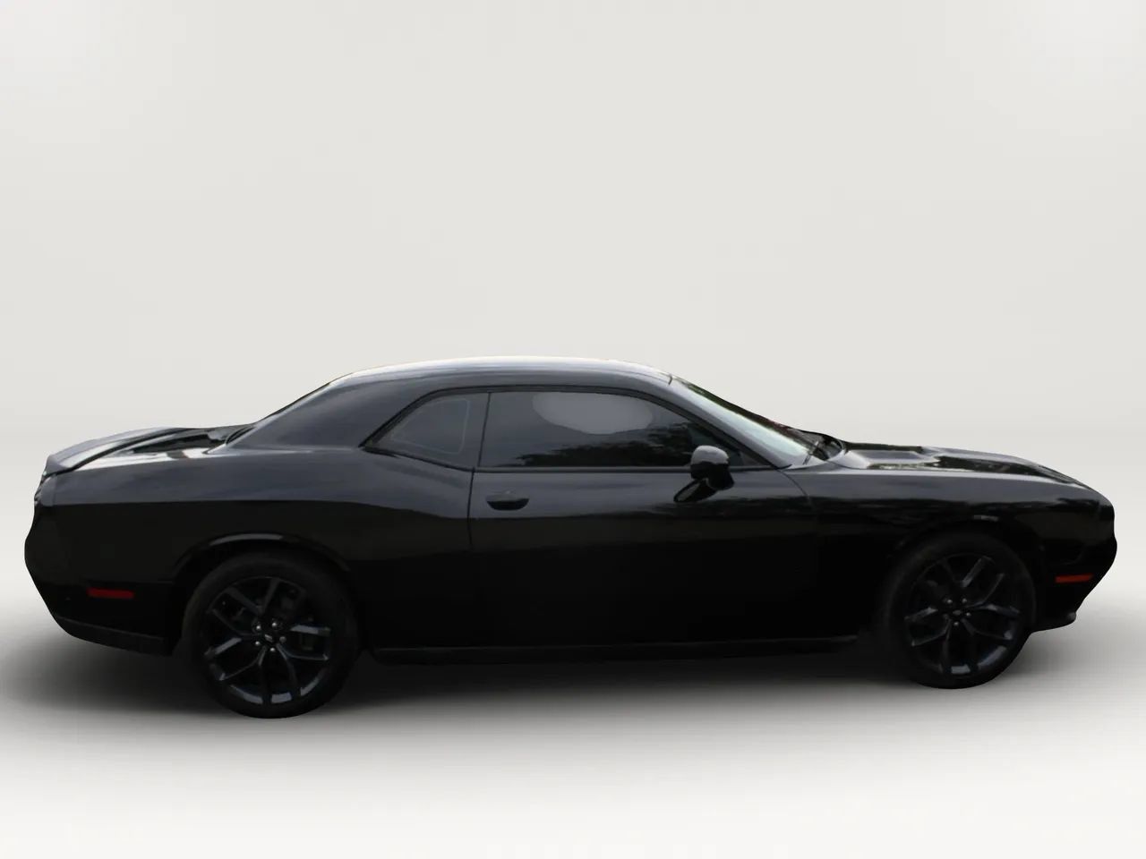 Used 2019 Dodge Challenger SXT w/ Blacktop Package RWD image 11