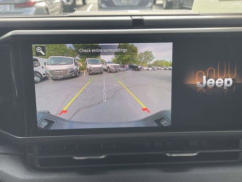 New 2025 Jeep Gladiator Sport image 17