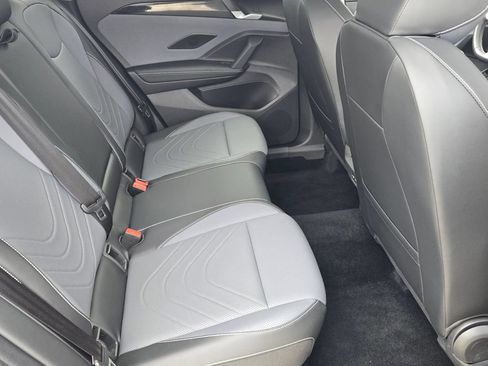 Certified 2026 Volkswagen Tiguan SE w/ Panoramic Sunroof Package FWD image 17