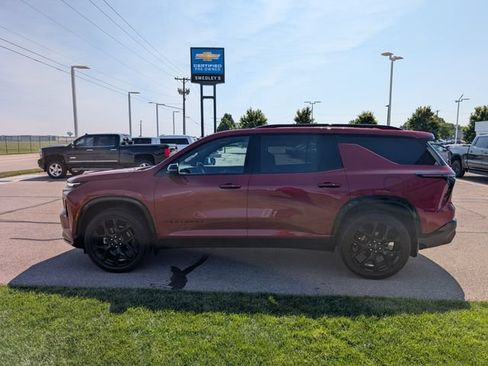 Used 2026 Chevrolet Traverse RS w/ LPO, Floor Liner Package AWD/4WD image 13
