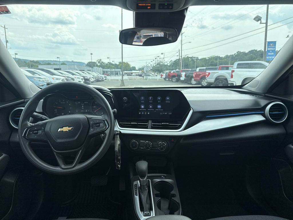 Used 2024 Chevrolet Trax LS w/ Driver Confidence Package FWD image 15