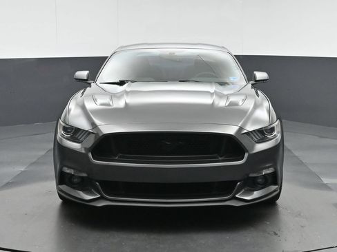 Used 2017 Ford Mustang GT RWD image 2