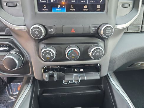Used 2022 RAM 1500 Big Horn RWD image 28