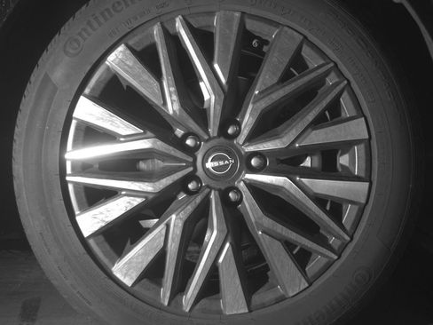 Used 2025 Nissan Altima 2.5 SV FWD image 13