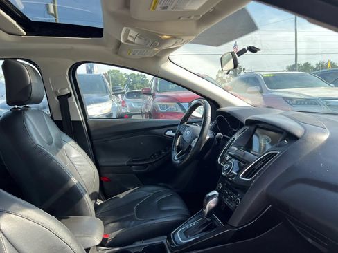 Used 2017 Ford Focus Titanium FWD image 14
