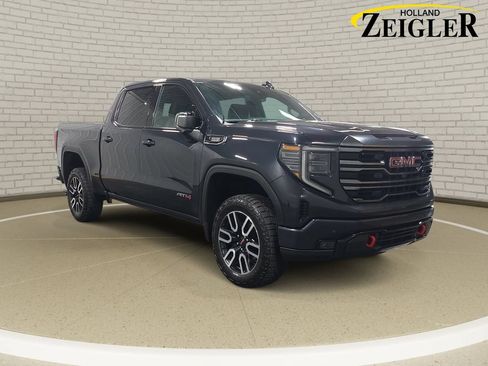 Used 2023 GMC Sierra 1500 AT4 w/ AT4 Preferred Package AWD/4WD image 3