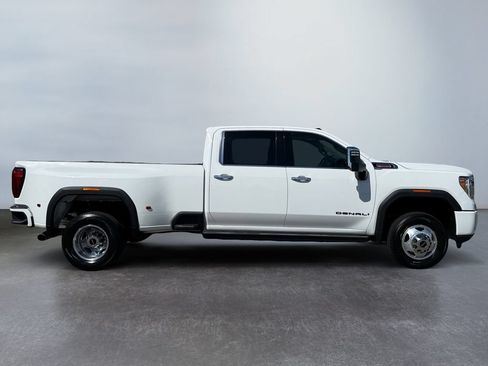 Used 2022 GMC Sierra 3500 Denali AWD/4WD image 2