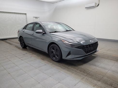 Used 2023 Hyundai Elantra SEL FWD image 11