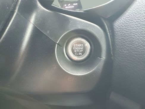 Used 2023 Jeep Renegade Latitude w/ Premium Group image 19