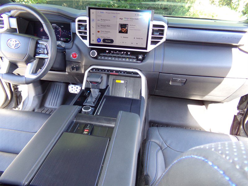 Used 2024 Toyota Sequoia Platinum w/ TRD Off-Road Package AWD/4WD image 33