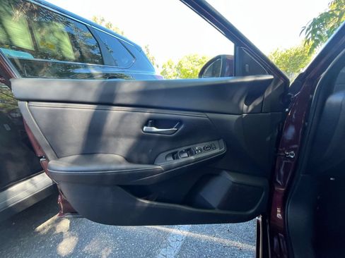 Used 2025 Nissan Sentra SV FWD image 18