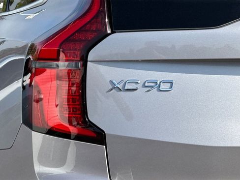 New 2026 Volvo XC90 B6 Plus w/ Protection Package Premier AWD/4WD image 28