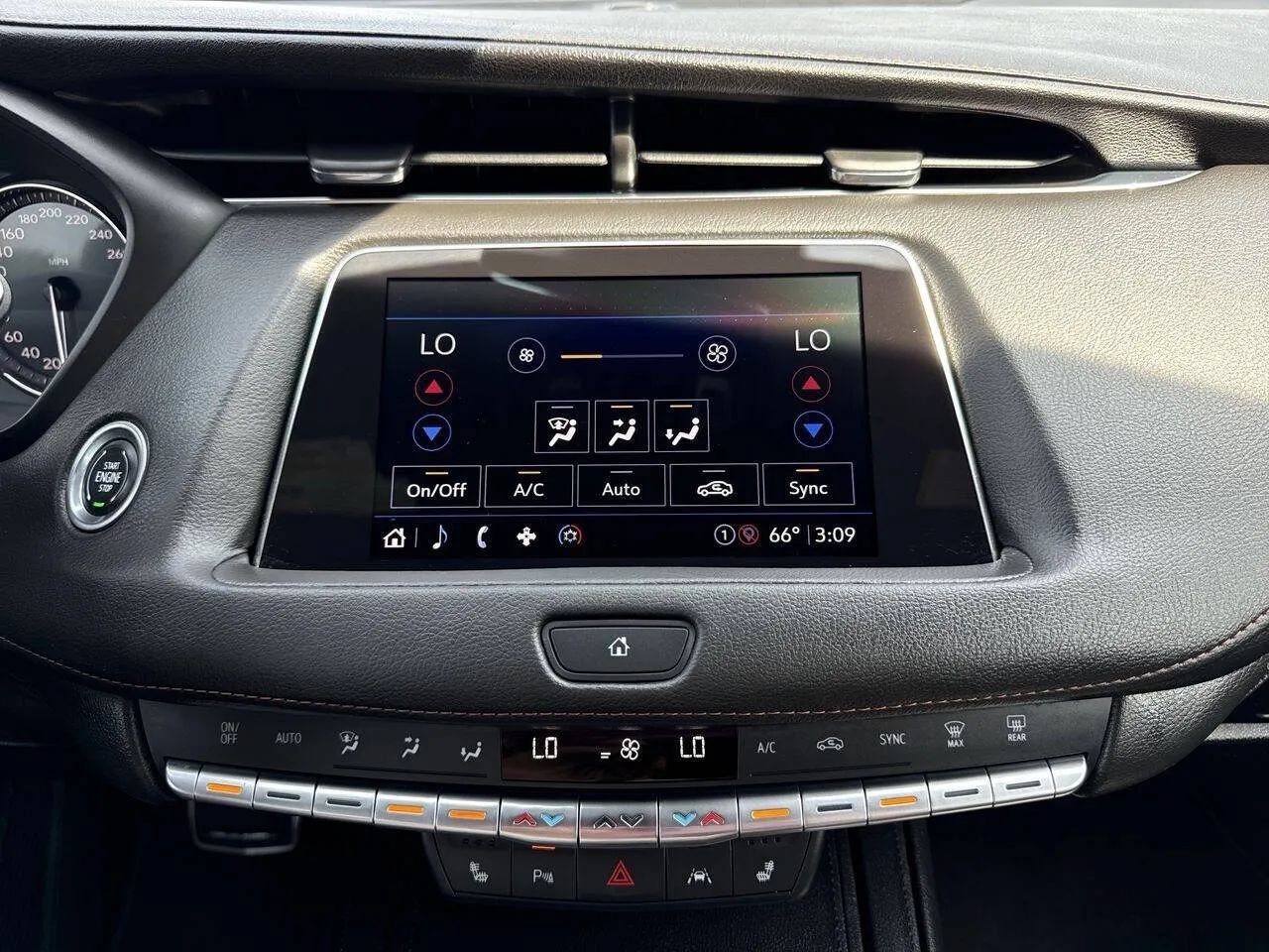 Used 2023 Cadillac XT4 Sport AWD/4WD image 17