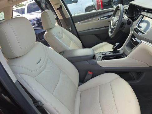 Used 2020 Cadillac XT5 Premium Luxury FWD image 10
