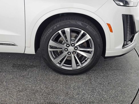 Used 2020 Cadillac XT6 Premium Luxury FWD image 9