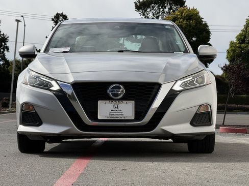 Used 2022 Nissan Altima 2.5 SV FWD image 5