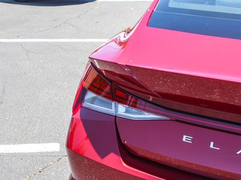 Certified 2023 Hyundai Elantra Limited FWD image 8