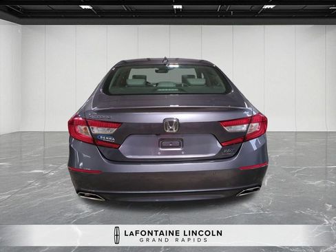 Used 2020 Honda Accord Touring image 4