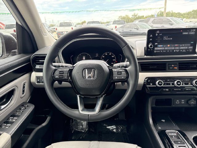 New 2025 Honda Pilot Touring image 21