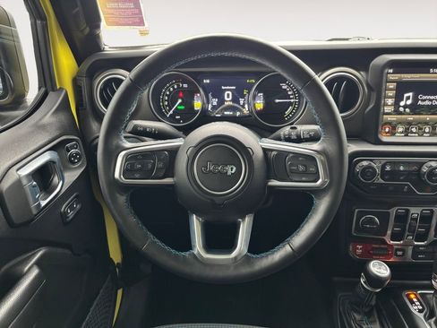 Used 2023 Jeep Wrangler Unlimited Rubicon 4xe w/ Cold Weather Group AWD/4WD image 15