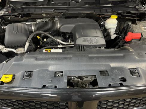 Used 2017 RAM 1500 Express w/ Black Ram 1500 Express Group AWD/4WD image 15