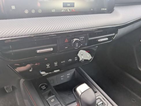 New 2026 Nissan Kicks SR w/ Cold Weather Package image 21