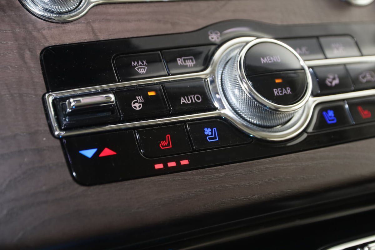 Used 2022 Lincoln Aviator Grand Touring w/ Equipment Group 301A AWD/4WD image 8