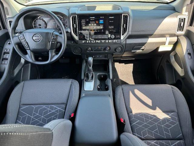 Certified 2025 Nissan Frontier SV RWD image 6