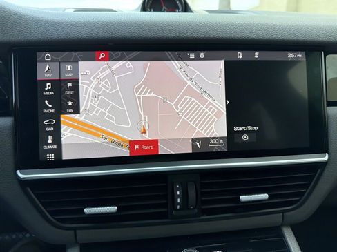 Used 2019 Porsche Cayenne AWD/4WD image 20