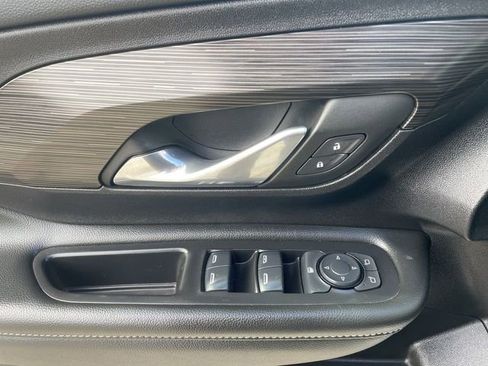 Certified 2024 GMC Terrain SLE image 23