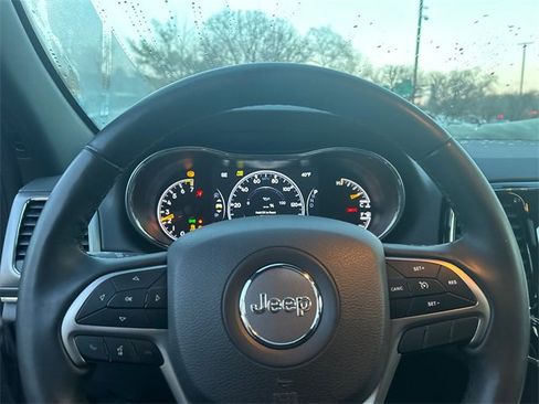 Used 2019 Jeep Grand Cherokee Limited image 13