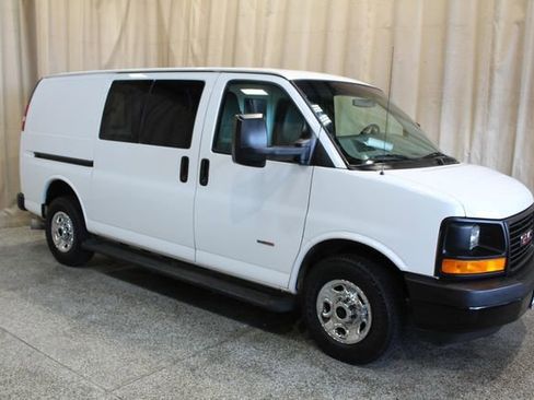 Used 2014 GMC Savana 3500 image 2
