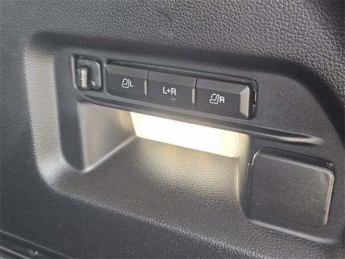 Used 2023 Ford Explorer Limited w/ Limited Technology Package image 12