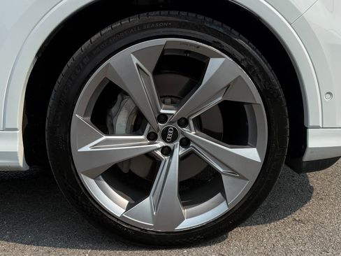 Used 2022 Audi Q7 3.0T Prestige AWD/4WD image 9