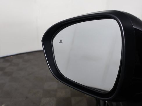 Used 2025 Mitsubishi Outlander AWD image 41