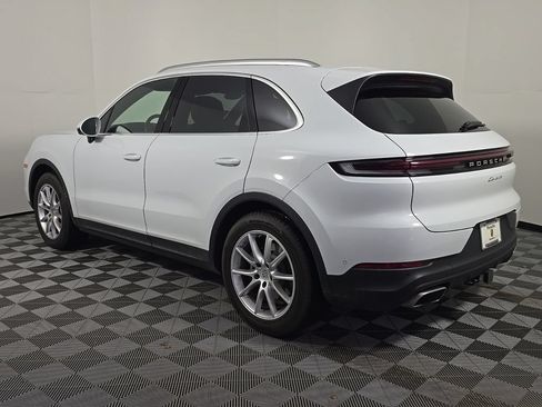 Certified 2024 Porsche Cayenne AWD/4WD image 3