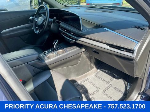 Used 2025 Cadillac XT4 Premium Luxury AWD/4WD image 23