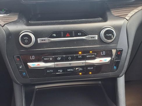 Used 2020 Ford Explorer Limited RWD image 20