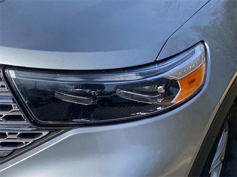 Used 2023 Ford Explorer Limited w/ Equipment Group 301A image 5