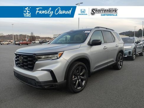 Used 2023 Honda Pilot Sport image 1